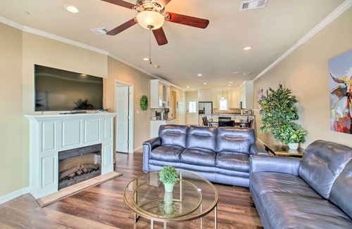 Lake Hamilton Apartment | Balcony & Boat Slip: Lakefront Unit in Hot Springs