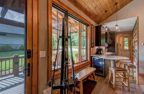 Banner Elk House | Banner View One and a half miles from downtown Banner Elk, Hot tub
