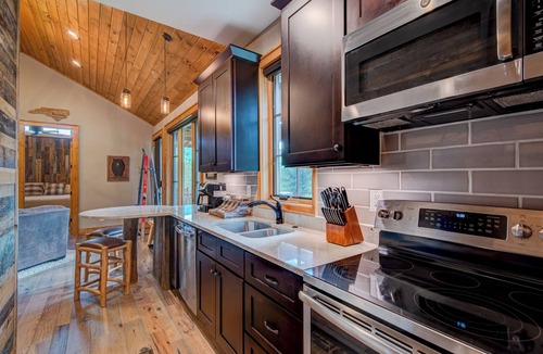 Banner Elk House | Banner View One and a half miles from downtown Banner Elk, Hot tub