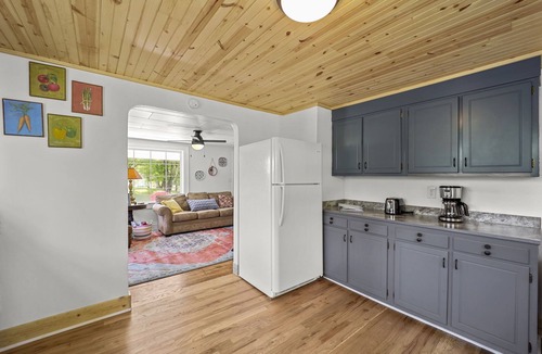 Jefferson House | Barrett Place, 3BR, 1 Bath, Gem of Jefferson, NC 5 Minutes to West Jefferson