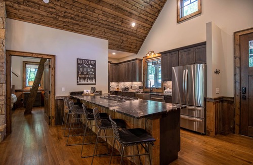 Banner Elk House | BaseCamp at Eagles Nest: 2 suites, hot tub, pet friendly, fenced yard, close to Camp, creek