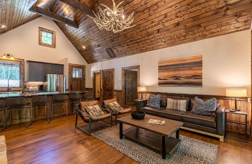 Banner Elk House | BaseCamp at Eagles Nest: 2 suites, hot tub, pet friendly, fenced yard, close to Camp, creek