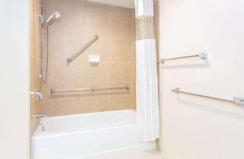 Sharonville Hotel | Baymont by Wyndham Cincinnati Sharonville