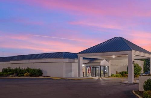 Richmond Hotel | Baymont by Wyndham Richmond KY