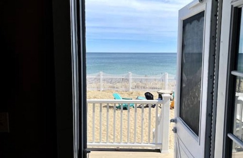 Salisbury Beach Condo | Beachfront Bungalow: pet friendly, free parking