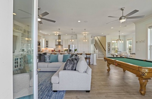 Galveston House | Beachside Luxury Elevator 2 King Suites Kid Friendly Private Beach