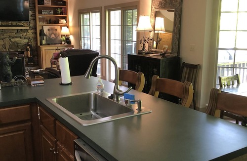 Mirror Lake House | Bear Hall in town Highlands