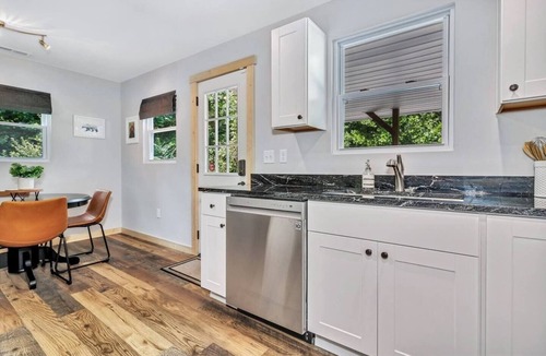 Black Mountain House | Bear Walk Cottage in Black Mountain