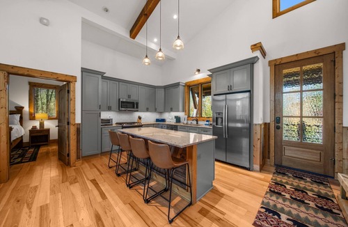 Banner Elk Cabin | Bear Woods Belle - Eagles Nest amenities, fire pit, hot tub, two suites