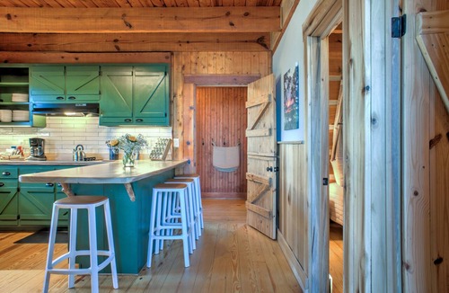 Fairview House | Bearwallow Lodge | Peaceful Retreat with Hot Tub and Outstanding Mountain Views