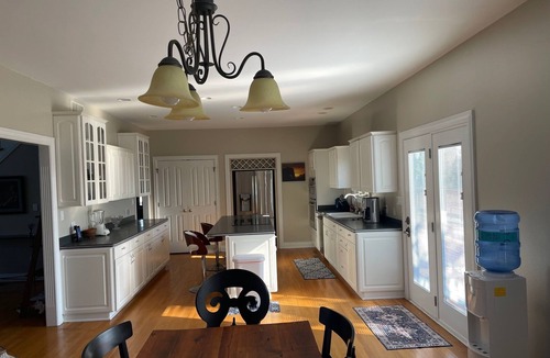 Georgetown House | Beautiful 4+-bedroom house near KHP, with show barn stables and indoor arena.