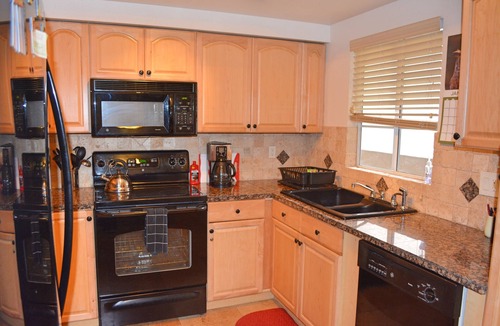 Central Scottsdale Condo | Beautiful complex with 3 pools, gym, gathering space - close to everything