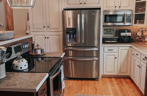 Newland House | Beautiful home near ski resorts, Blue Ridge Parkway & Grandfather Mountain