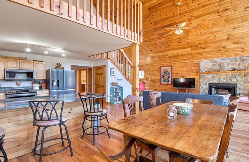 Waynesville House | Beautiful mountain view! SAUNA, HOT TUB, Pool Table, and Fast WIFI! Pet friendly