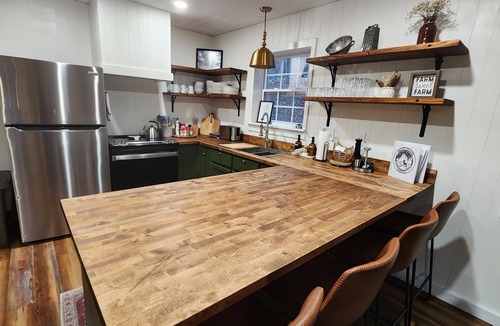 Jasper House | Beautiful mountainside hobby farm with gorgeous view!