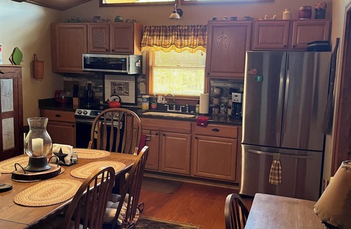 Newland Cabin | Beautiful riverside cabin