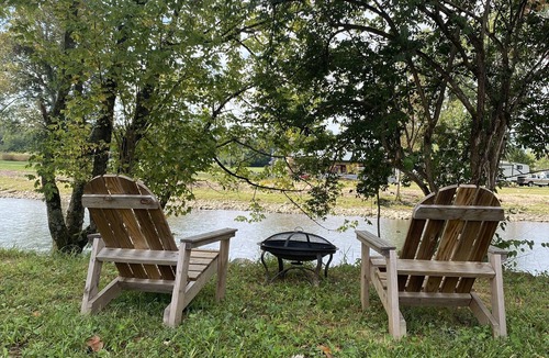 Elizabethton Cabin | Beautiful Serene Studio Cabin!
