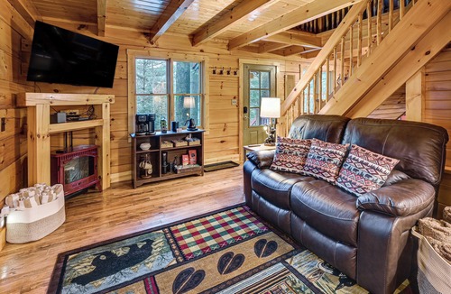 Rogers Cabin | Beautiful Wood Cabin in Red River Gorge