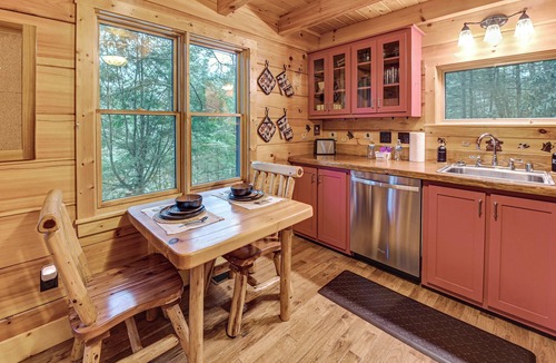 Rogers Cabin | Beautiful Wood Cabin in Red River Gorge