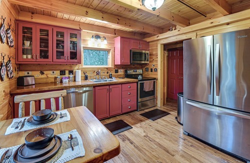 Rogers Cabin | Beautiful Wood Cabin in Red River Gorge