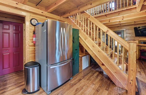 Rogers Cabin | Beautiful Wood Cabin in Red River Gorge