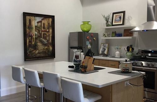 Maysville House | Beautifully renovated unit in the downtown Maysville’s entertainment district