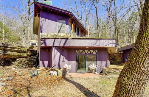 Lost Bridge Village House | Beaver Lake Group Retreat w/Decks: 2-Unit Combo