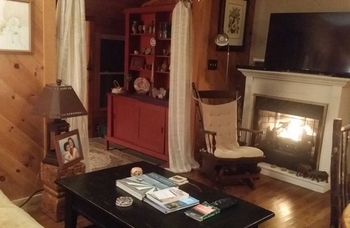 Elk Park Cabin | Beech Mountain Retreat, Great view, Hot tub, wrap around covered porches