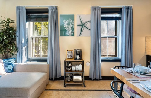 College Hill House | Benefit St Urban Oasis, Steps to Brown Uni, RISD, Waterfire Park