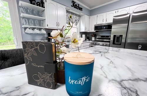 Stanton House | Bhie Lovely Hideaway | RRG | Peaceful | Cozy Stay. Stanton location, just steps from Kroger and a short 15-minute drive to Natural Bridge. Ideal home base for hikers + climbers, featuring a modern kitchen, firepit, grill, covered patio