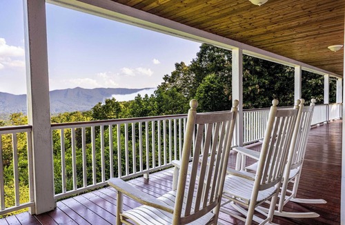 Black Mountain House | Big Group Getaway | 7BR, 5BA