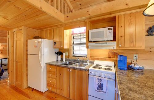 Damascus House | Bike, Hike, Ride & Fish from Cozy Creekside Cabin