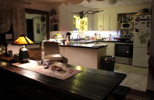 College Hostel | Billie's Backpackers Hostel