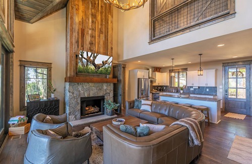 Banner Elk Cabin | Birds Eye View at Eagles Nest - hot tub, fire pit