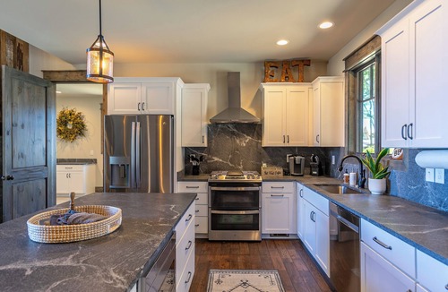 Banner Elk Cabin | Birds Eye View at Eagles Nest - hot tub, fire pit