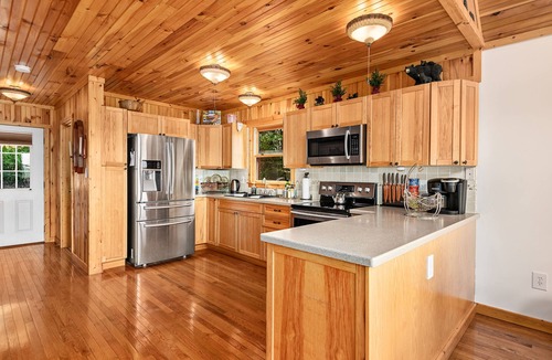 Fairview Cabin | Black Bear Cabin w Majestic Views