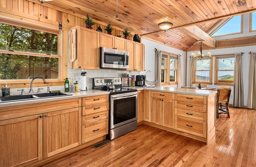 Fairview Cabin | Black Bear Cabin w Majestic Views