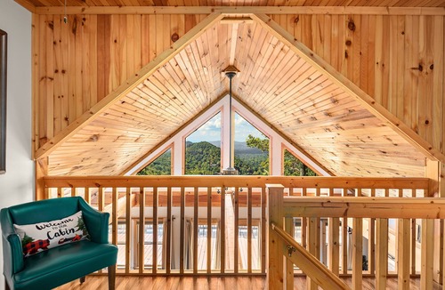 Fairview Cabin | Black Bear Cabin w Majestic Views