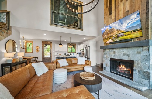 Banner Elk House | Black Diamond at Eagles Nest: Views, Hot Tub, Pet Friendly!