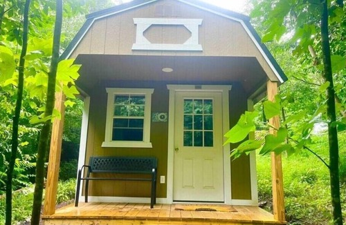 Green Mountain Apartment | Bliss Bungalow: Serenity by a Stream