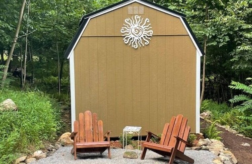 Green Mountain Apartment | Bliss Bungalow: Serenity by a Stream