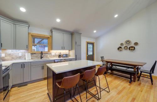 Blowing Rock House | Blowing Rock Escape w/Covered Deck & Fire Pit