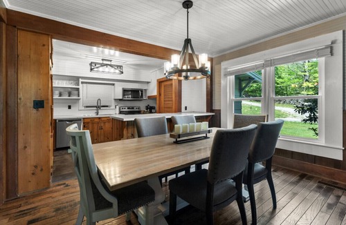 Blowing Rock Cottage | Blue Ridge Blowing Rock Farmhouse at Doe Creek, Hot Tub, Pond, Acres to Explore! Close to App Ski Mtn!