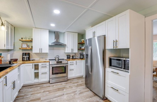 Newland House | Blue Ridge Escape w/Fire Pit: Hike, Ski + Explore