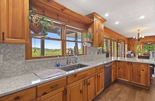 Piney Creek Cabin | Blue Ridge Spectacular Mountain View Cabin-Fire Pit Game-room Wrap Around Porch
