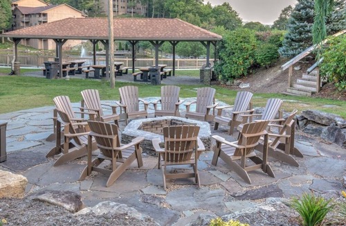 Banner Elk Villa | Blue Ridge Village (Banner Elk) - 1 Bedroom Villa