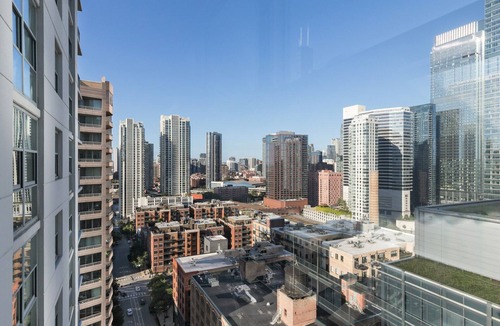 West Loop Gate Apartment | Blueground | West Loop Gate, rooftop, nr Millennium Park
