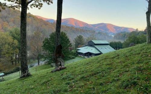 West Jefferson House | Bluff View Farm