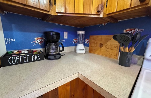 Texanna Cabin | Boulder Ridge Cabin 4: Thunder Road - Newly Renovated Tiny Cabin Escape