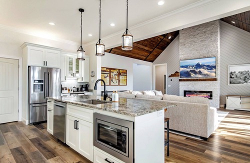 Chaplin House | Bourbon Speakeasy 6BR Estate · Hot Tub · Sleeps 14